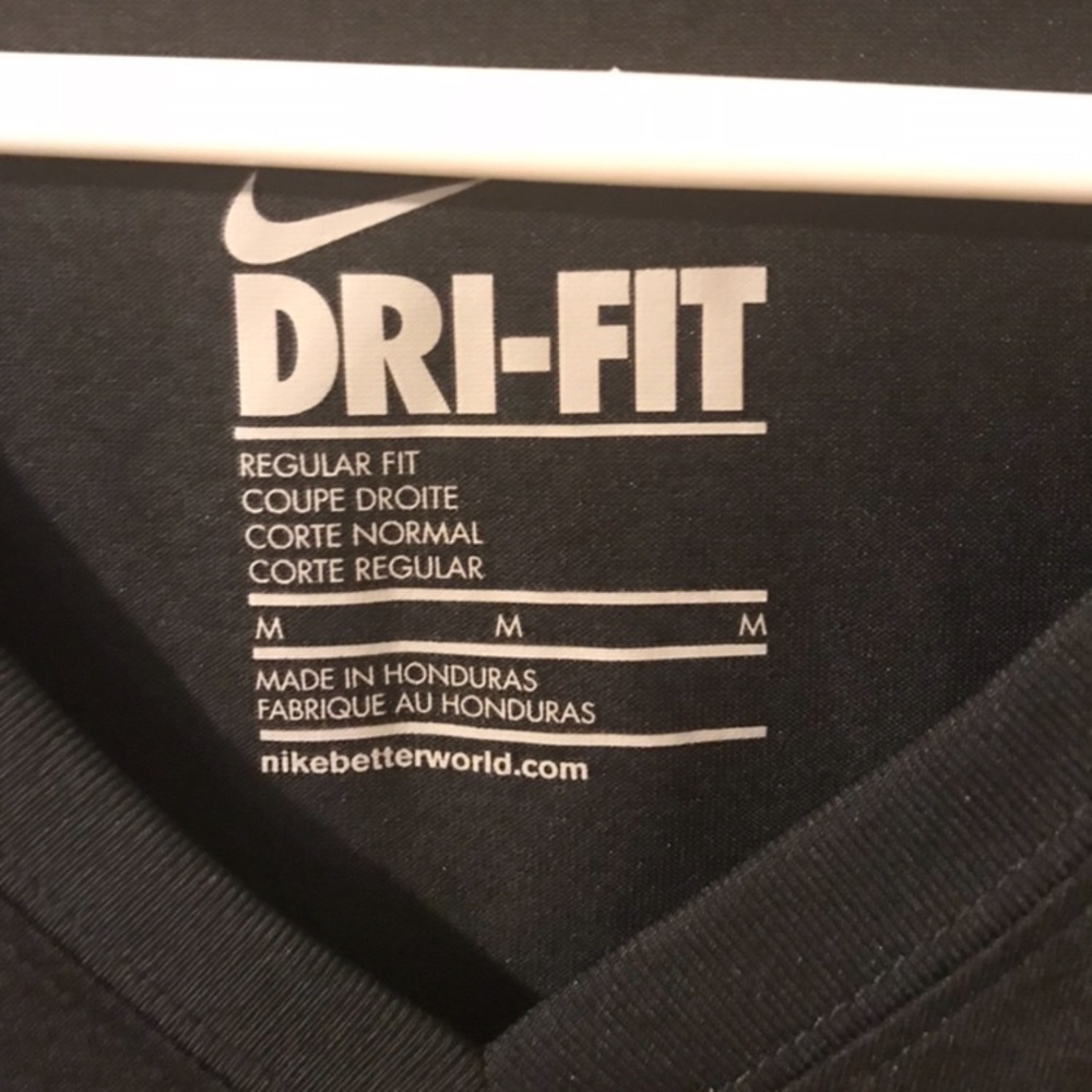 Nike Dri-Fit black workout top - Picture 2 of 3
